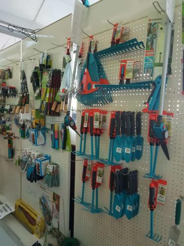 Garden tools and accessories